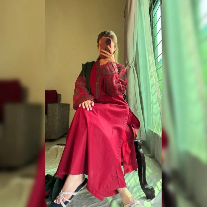 𝐏𝐫𝐞𝐭𝐭𝐲 𝐑𝐞𝐯𝐢𝐞𝐰 𝐎𝐟 𝐌𝐨𝐬𝐭 𝐃𝐞𝐦𝐚𝐧𝐝𝐢𝐧𝐠 𝐃𝐫𝐞𝐬𝐬 - Image 3